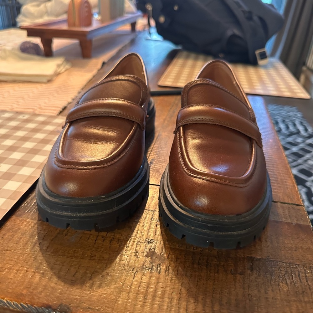 Madewell Bradley Lugsole Loafer in Leather, color: Stable. Very gently used.